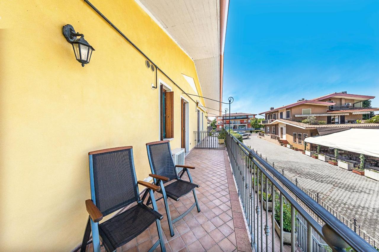 סירמיונה I Mosaici Apartments By Wonderful Italy מראה חיצוני תמונה