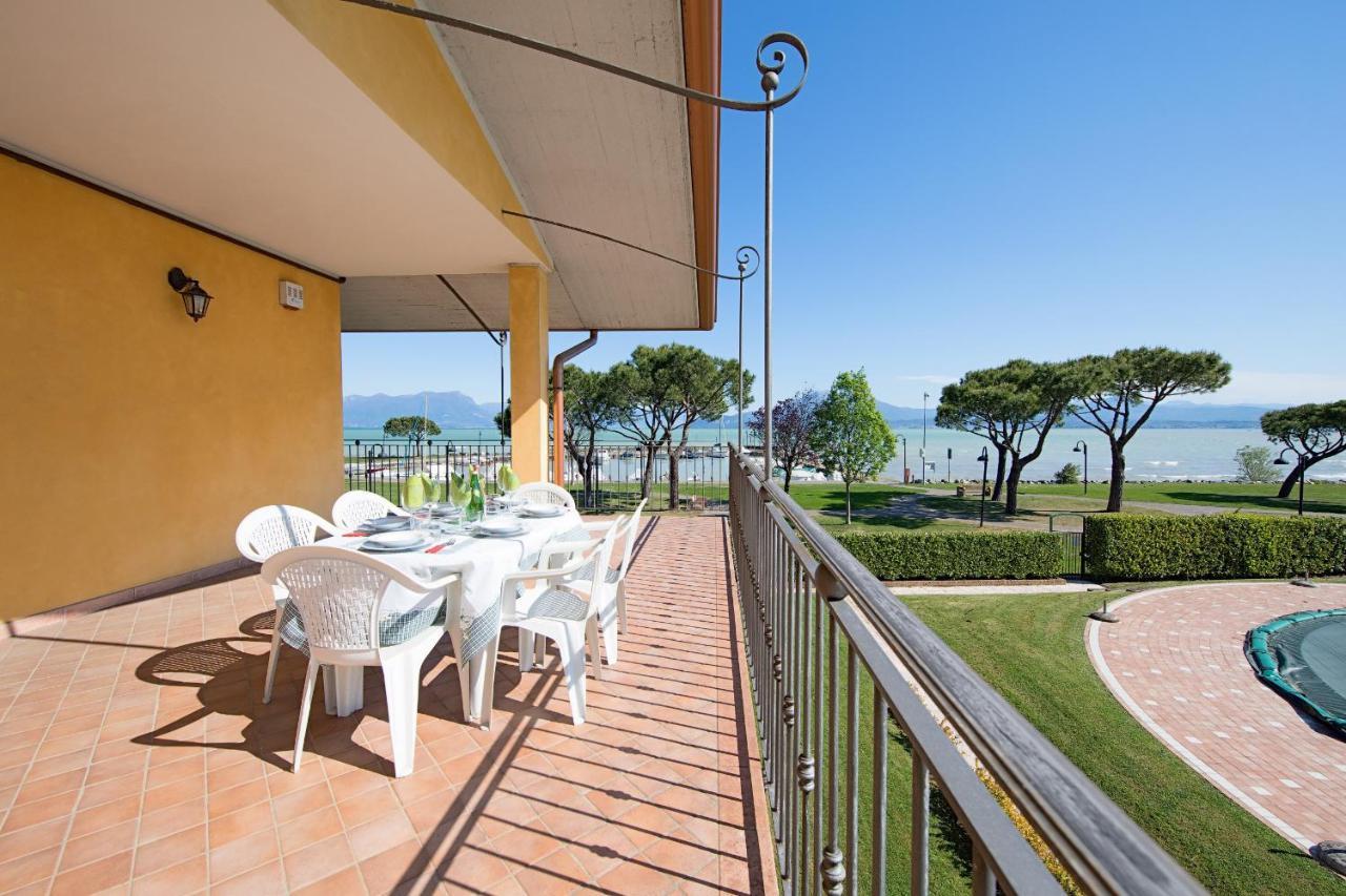 סירמיונה I Mosaici Apartments By Wonderful Italy מראה חיצוני תמונה