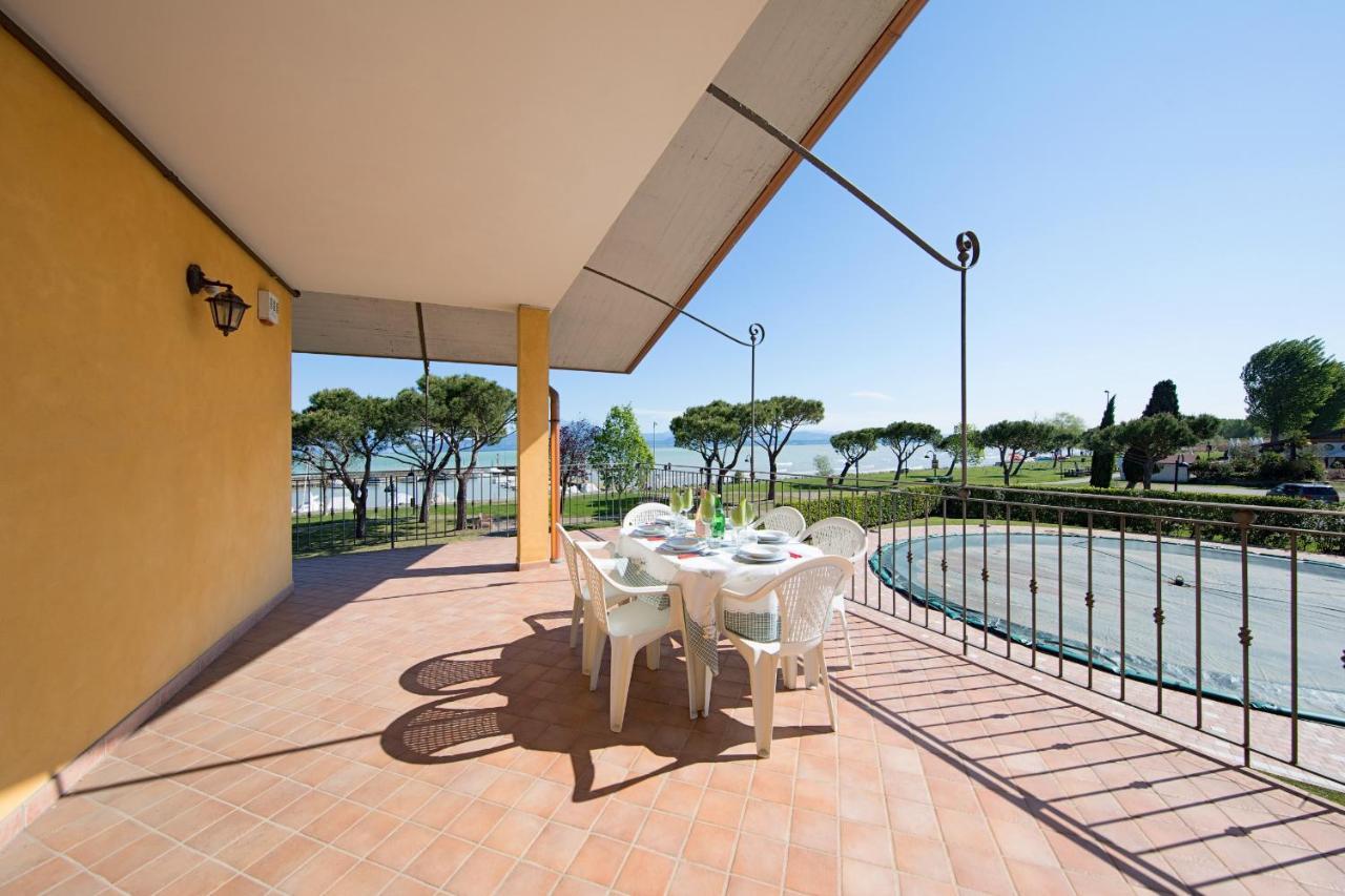 סירמיונה I Mosaici Apartments By Wonderful Italy מראה חיצוני תמונה