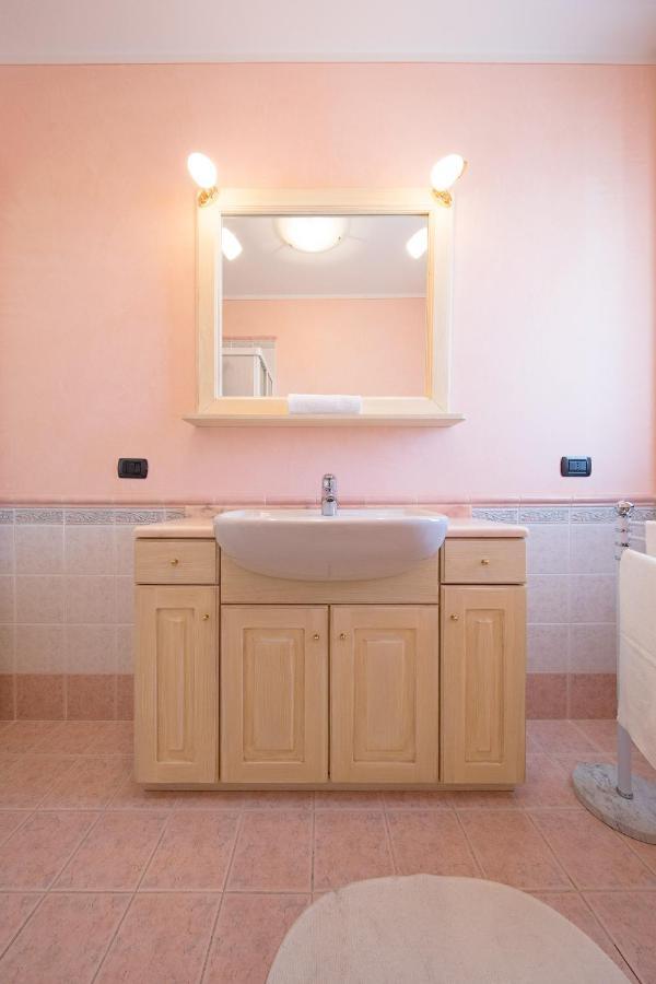 סירמיונה I Mosaici Apartments By Wonderful Italy מראה חיצוני תמונה
