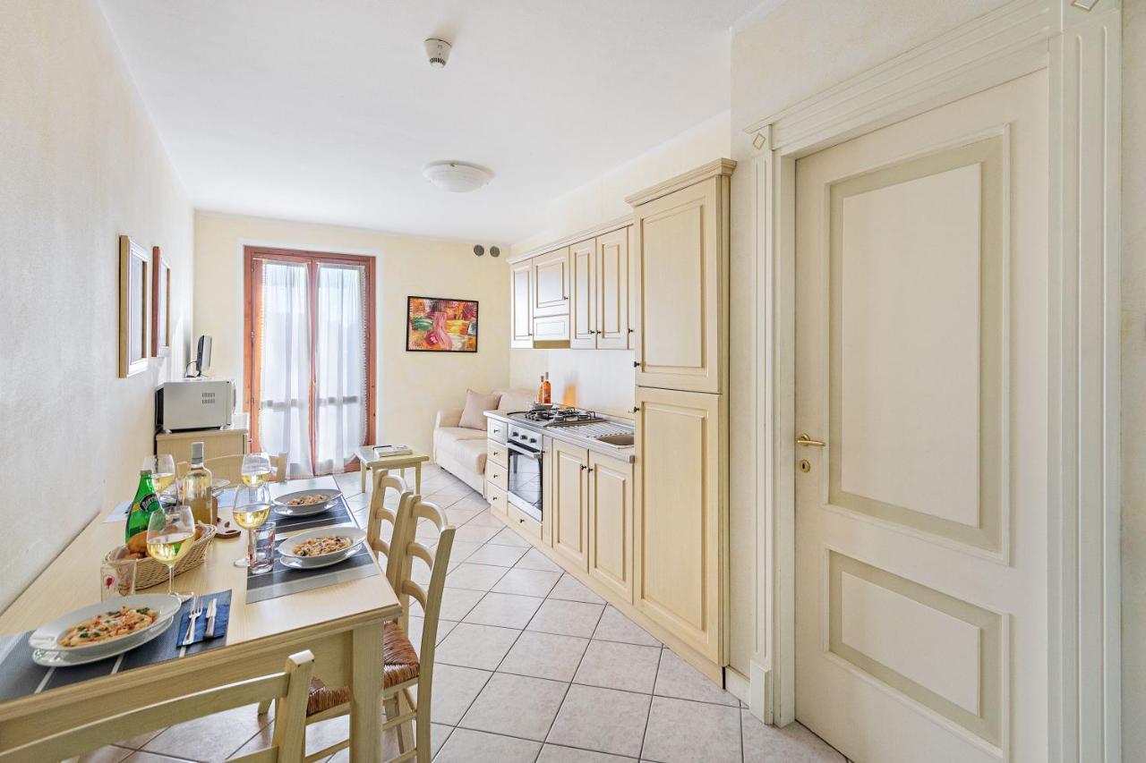 סירמיונה I Mosaici Apartments By Wonderful Italy מראה חיצוני תמונה