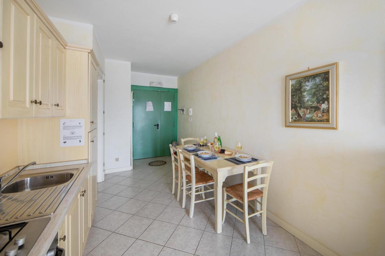 סירמיונה I Mosaici Apartments By Wonderful Italy מראה חיצוני תמונה